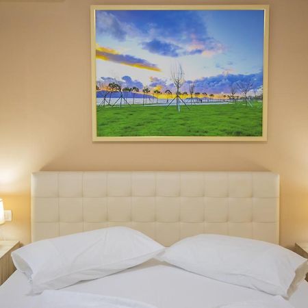 Jordan'S Hotel Vlorë Extérieur photo