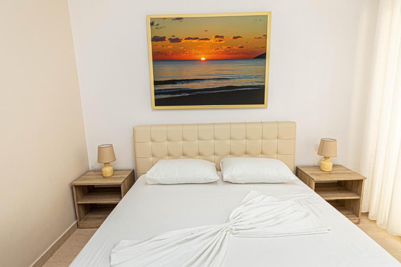 Jordan'S Hotel Vlorë Extérieur photo