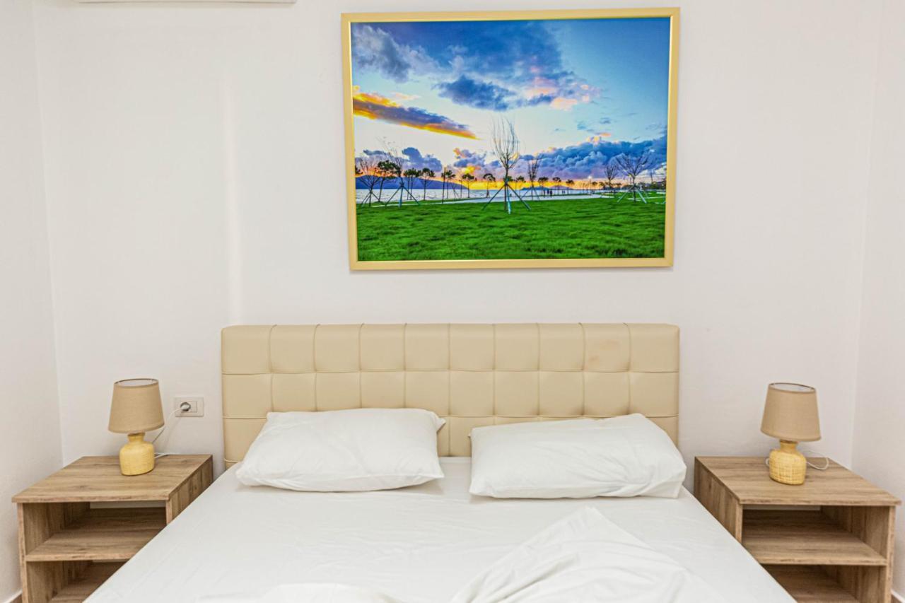 Jordan'S Hotel Vlorë Extérieur photo