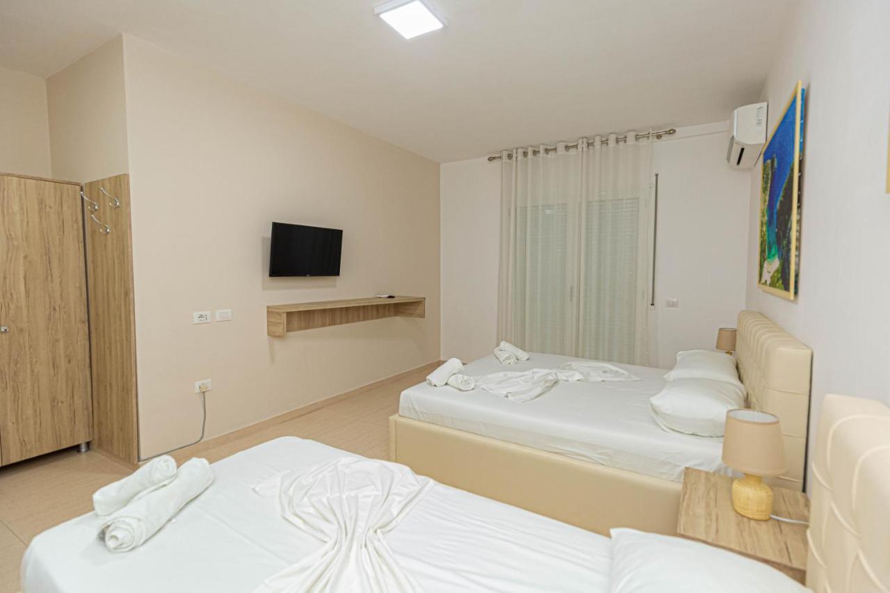 Jordan'S Hotel Vlorë Extérieur photo