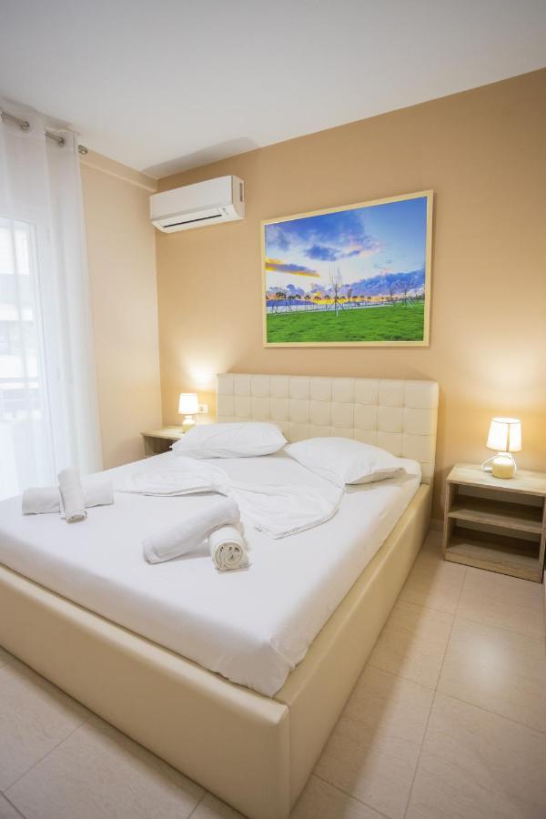 Jordan'S Hotel Vlorë Extérieur photo