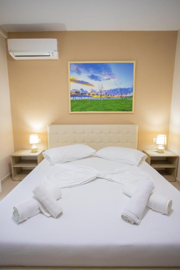 Jordan'S Hotel Vlorë Extérieur photo