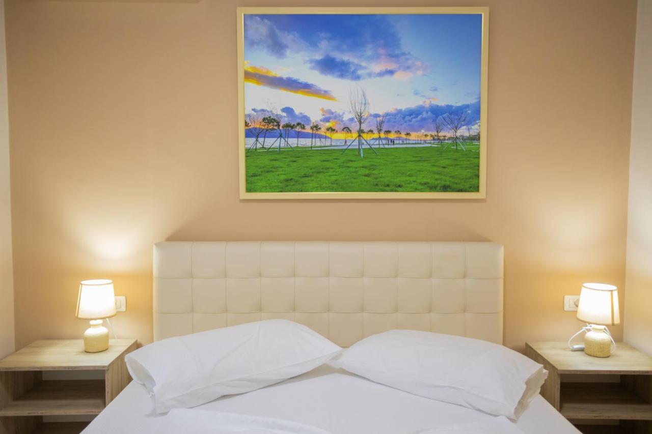 Jordan'S Hotel Vlorë Extérieur photo